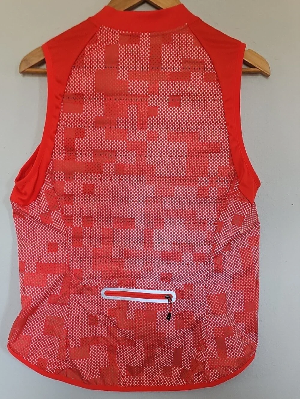 Nike lightweight sleeveless